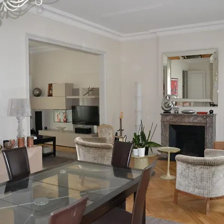 Alloggio in famiglia La D'auteuil, 16 *